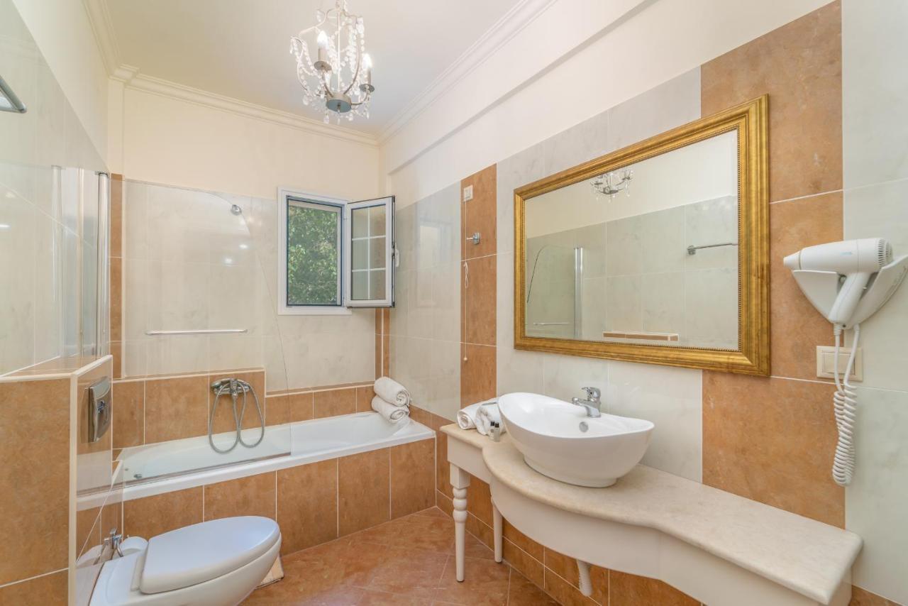 Orion Hotel Nydri  Ngoại thất bức ảnh
